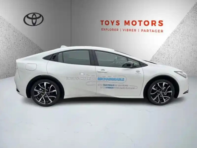 Toyota Prius hybride rechargeable 223ch design — photo 6