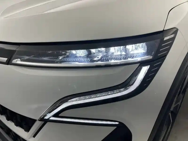 Renault Megane e-tech ev40 130ch standard charge — photo 25