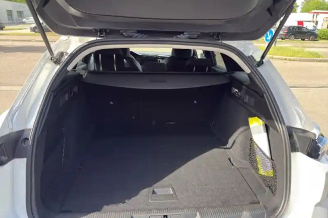 Peugeot 308 sw puretech 130ch s&amp;s bvm6 — photo 10
