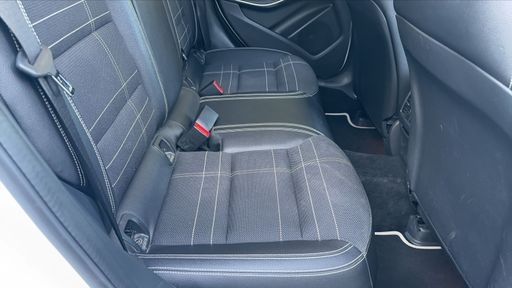 Mercedes Classe GLA 180 CDi 109 7G-DCT - Sensation – 2016 – 152947 km – Diesel – Boîte Automatique — photo 21