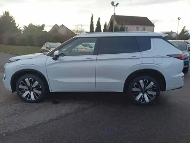 Mitsubishi Outlander 2.4 phev 306ch instyle 4wd my26 — photo 8