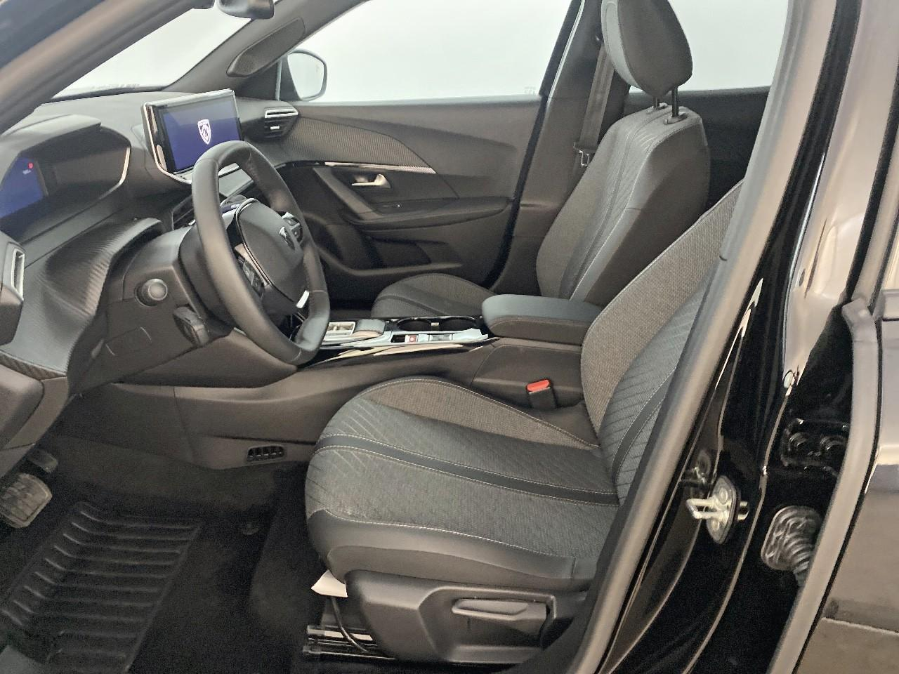 Peugeot 2008 hybrid 145 ch e-dcs6 allure — photo 9