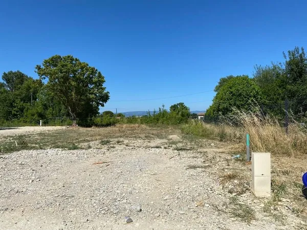 Terrain à batir de 823m2 à 169000€ viabilisé