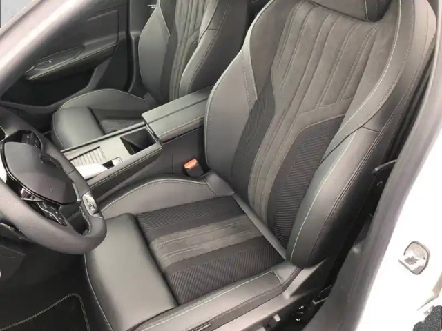 Peugeot 408 electrique 58 kwh 210ch — photo 11