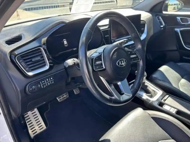 Kia Xceed 1.6 gdi 105ch + plug-in 60.5ch premium dct6 — photo 9