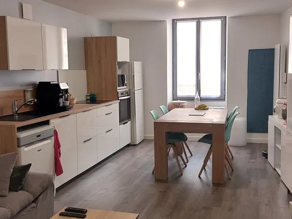 T4 Duplex Appartement 86 m² rue Victor Hugo Tullins Disponible à partir du 12 septembre