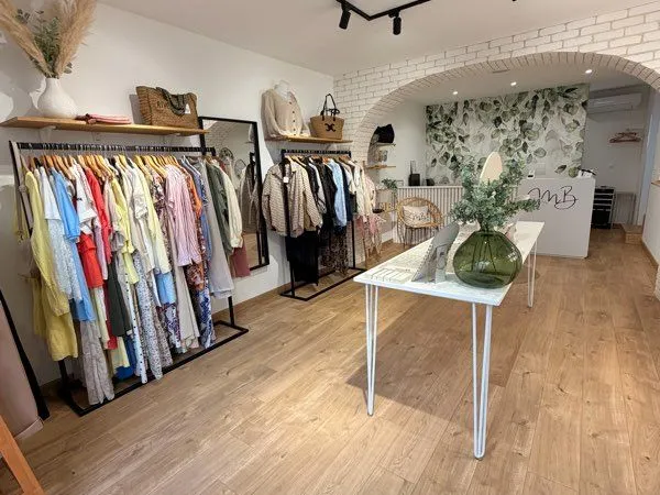 Cession boutique prêt à porter équipée 60m2 Castelnau de médoc
