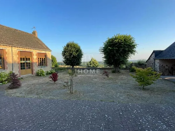 Maison 7 pièces à vendre à Sainte Suzanne et Chammes
