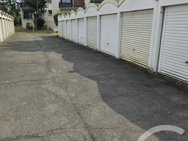 Parking 12 m²