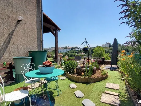 Maison de ville 115m2 - 5 pièces - 4 chambres - 620m2 de terrain - Poitiers Ouest