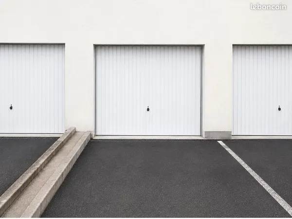 Garage + place privative - 17 m² - rare
