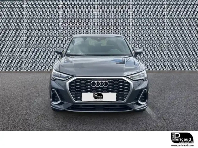 Audi Q3 sportback 35 tfsi 150 ch s tronic 7 — photo 5