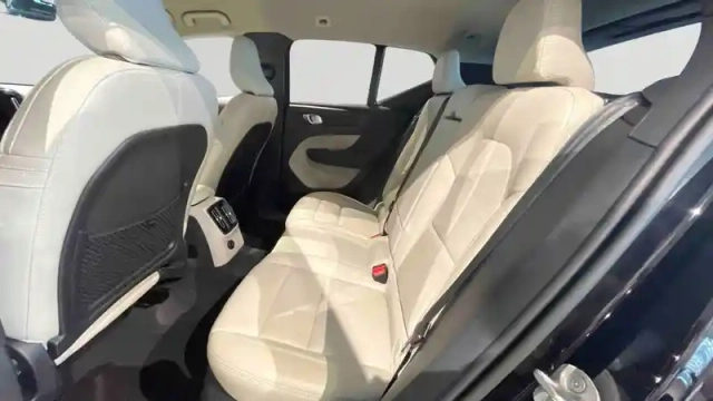 Volvo Xc40 t4 recharge 129+82 ch dct7 — photo 15