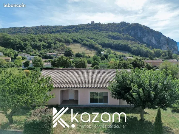 Agréable maison de plain-pied avec jardin et double garage 118 m² - Barbières - Drôme