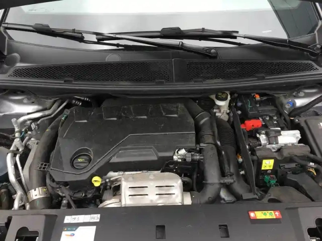 Peugeot 3008 plug-in hybrid 195 e-dcs7 — photo 27