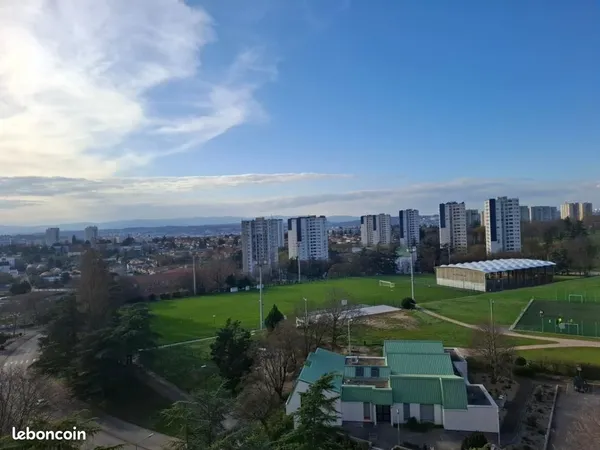 Appartement T3 de 67 m² à Vénissieux - Avec cave