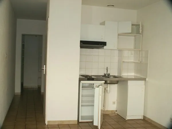 MAISONNETTE DE PLAIN-PIED, PROCHE PLAGE ET CENTRE BOURG.