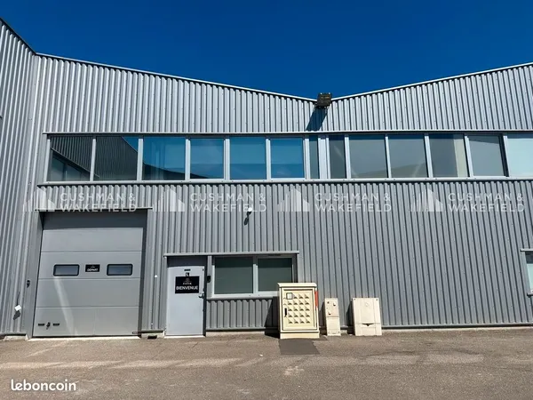 Local 155 m²