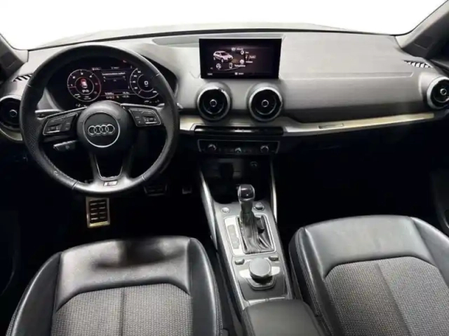 Audi Q2 35 tdi 150 s tronic 7 s line — photo 8