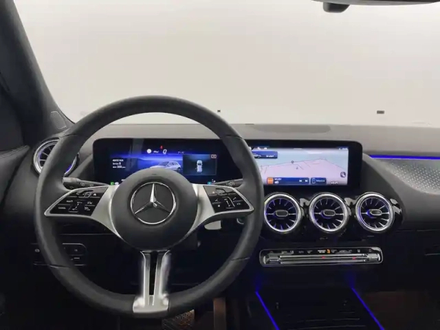Mercedes Eqa 250+ — photo 44