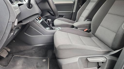 Volkswagen Touran 1.6 TDI 115 DSG7 - Confortline Business 7pl – 2018 – 195143 km – Diesel – Boîte Automatique — photo 27