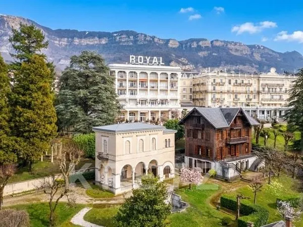 Propriété unique Aix les Bains, avec palais italien et le chalet