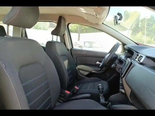 Dacia Duster 1.0 eco-g 100ch expression — photo 10