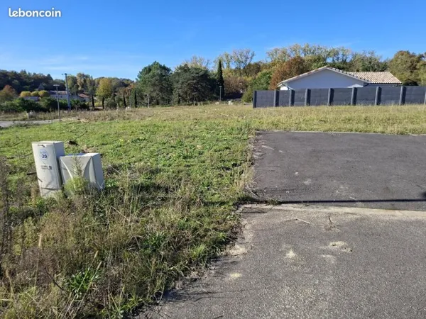 Terrain 563 m² Bougue