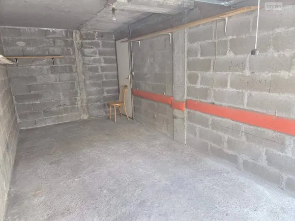 Stationnement Location Tours   195€
