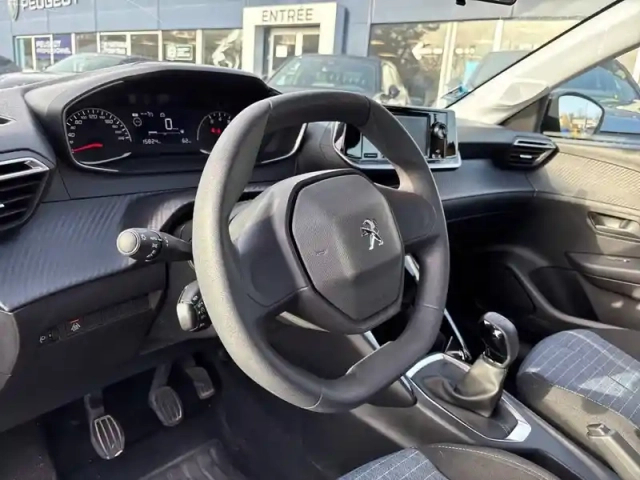Peugeot 208 puretech 75 s&amp;s bvm5 — photo 9