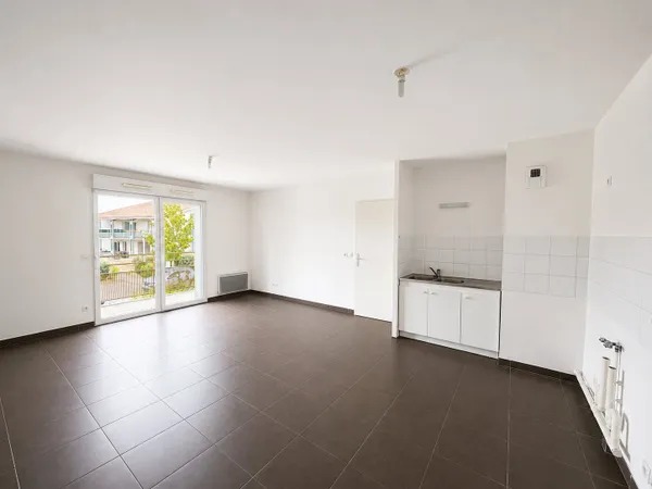 Appartement T3 avec balcon et parking Artigues-près-Bordea