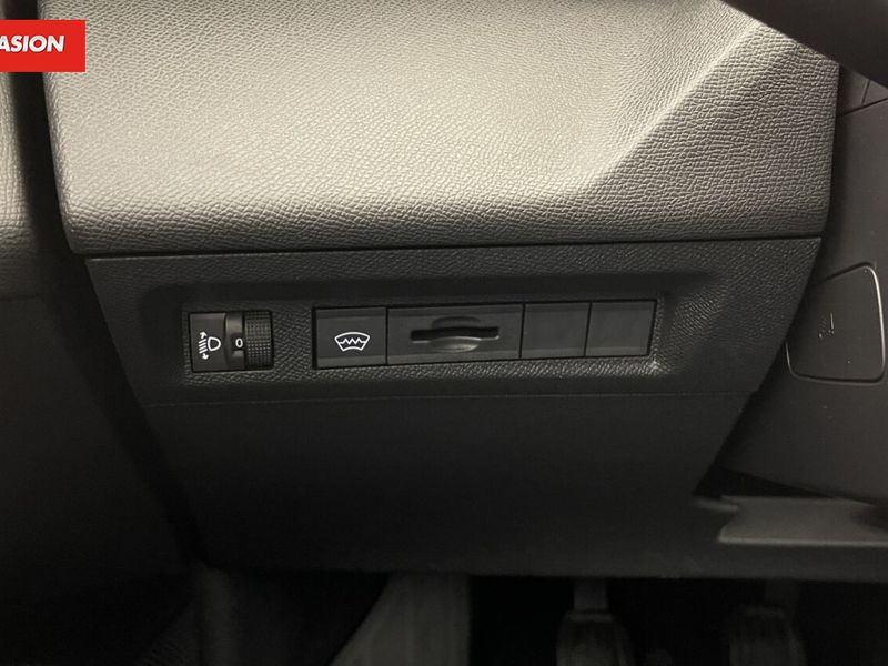 Peugeot 308 III 1.5 BlueHDi 130ch Active Pack — photo 23