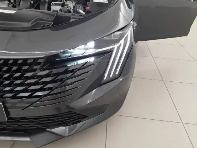 Peugeot 508 sw hybrid 180 e-eat8 — photo 5