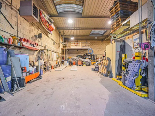 Local commercial 340 m²