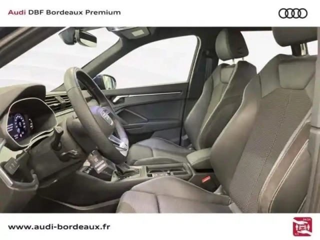 Audi Q3 35 tfsi 150 ch s tronic 7 s line — photo 10