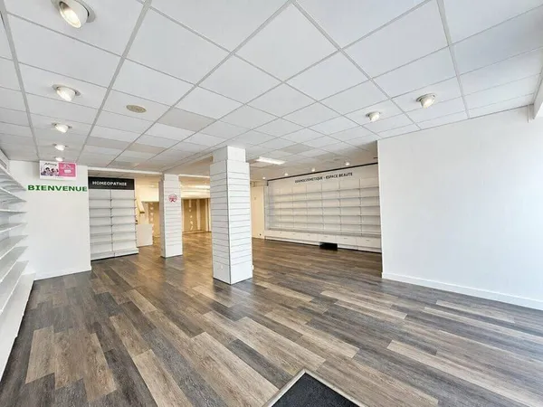 Local commercial 150 m²