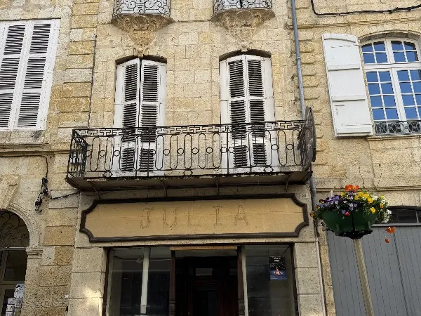 Local commercial idéalement situé – Centre-ville de Condom (Gers)