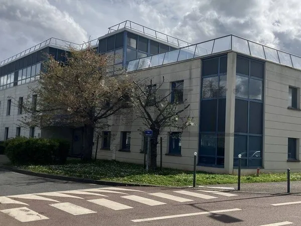 Bureaux 710 m²