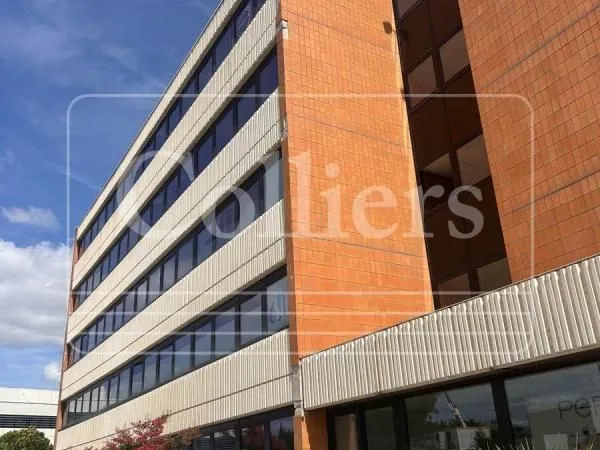 Bureaux 328 m²