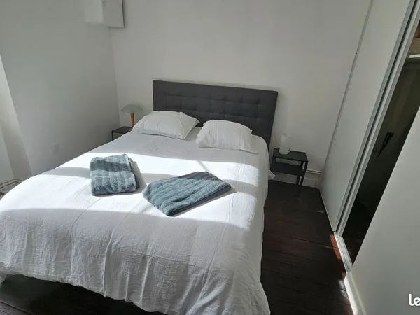 Appartement meublé F3 2 chambres Quartier Place Wilson Dijon 1er étage d'une petite copropiété