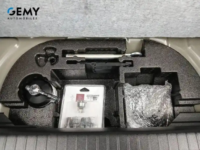 Peugeot 208 electrique 50 kwh 136ch — photo 35