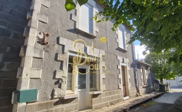 MAISON DE VILLAGE DE 150 M2 4 CHAMBRES - DEPENDANCES
