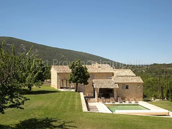 Maison 6 pièces 200 m²