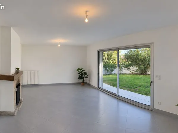 4 pièces de 93 m² avec jardin plein sud de 85 m², 2 parkings et cave
