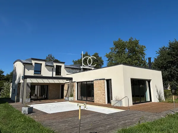 Maison 6 pièces 285 m²