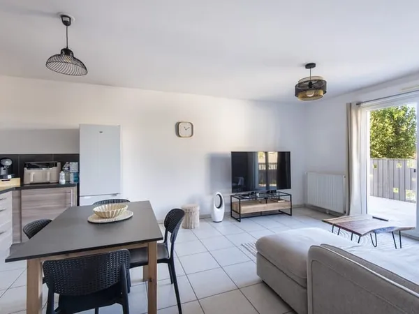Appartement MEUBLE - coeur de ville au dernier étage