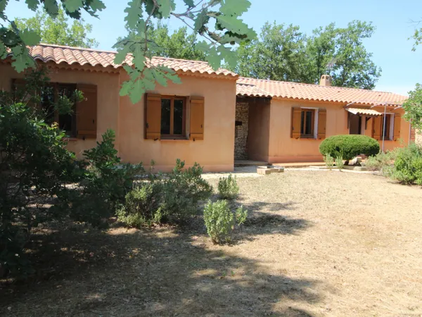 Luberon à St-Saturnin les Apt, belle maison de plain pied av