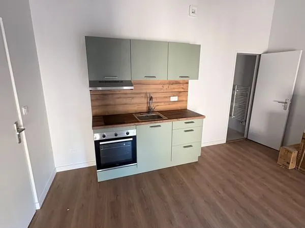T1 neuf, plein centre de Macon