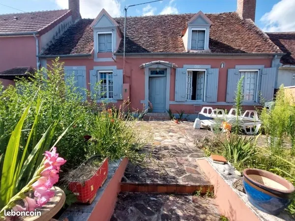 Maison terrain et dépendances