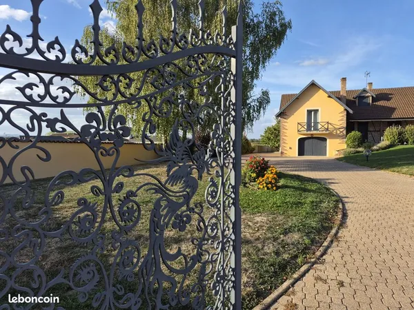 Propriété 10 pièces 245 m²